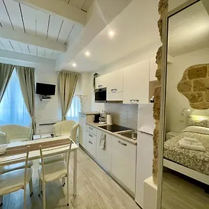 Protea House , Alguer Italia